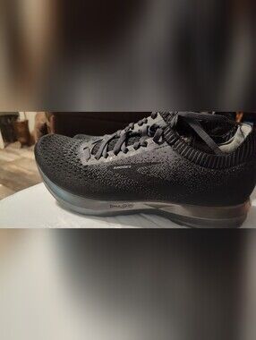 Brooks Women's Levitate 2. Size 8.5. Black Gray and Silver. Worn Once. No Box